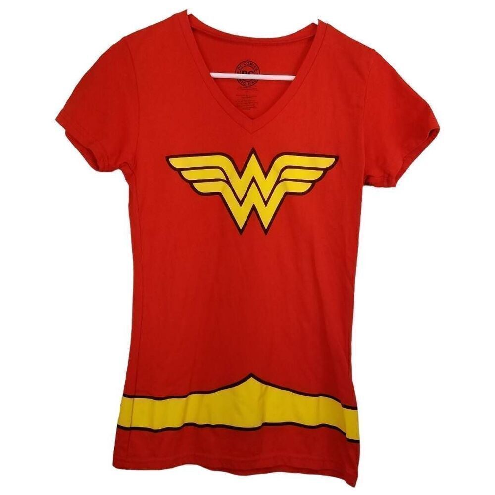 DC comics wonder woman shirt L